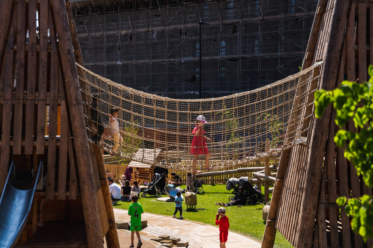 Natural Timber Playground Equipment at Pounds Park, Sheffield - Timberplay